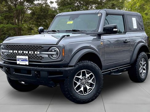 Used 2023 Ford Bronco Badlands image 3