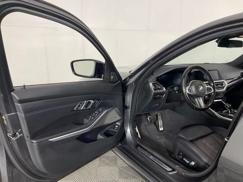 Used 2021 BMW 330i xDrive Sedan w/ M Sport Package AWD/4WD image 21