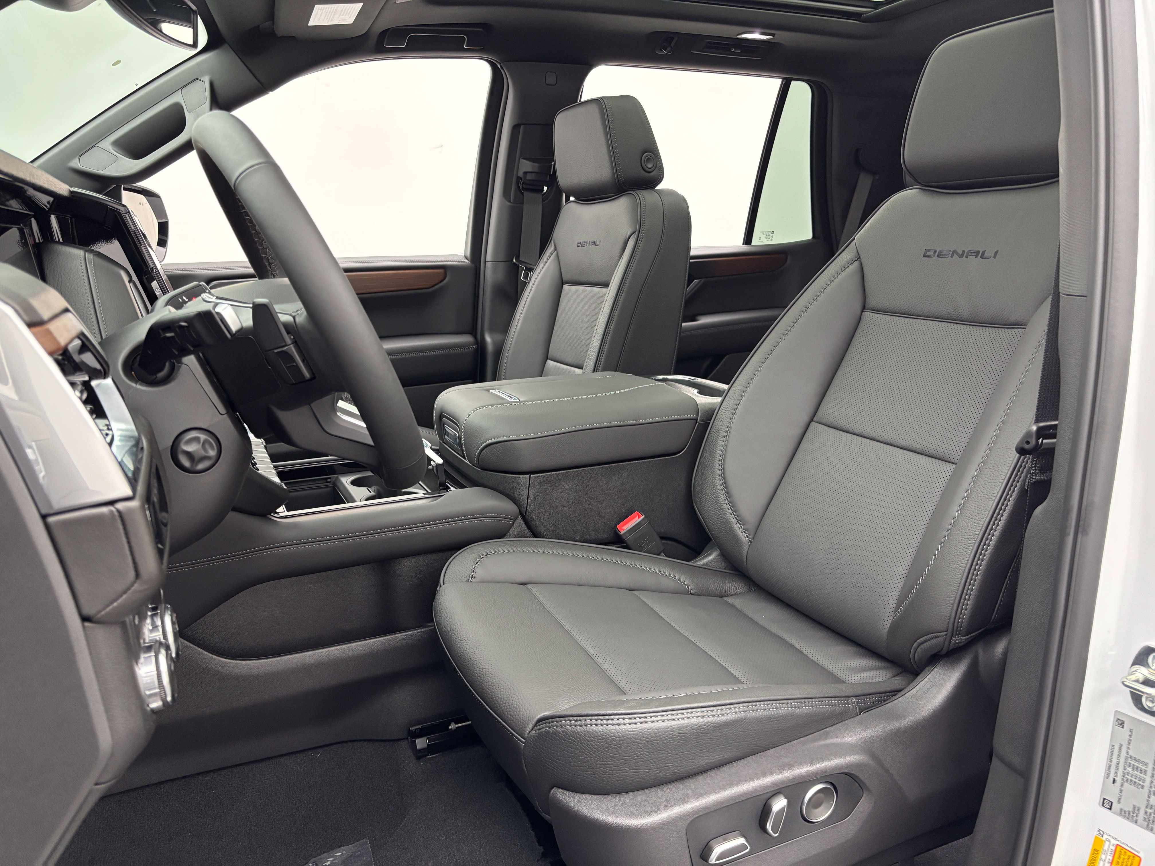 New 2026 GMC Yukon Denali w/ Sun & Power Step Package AWD/4WD image 19