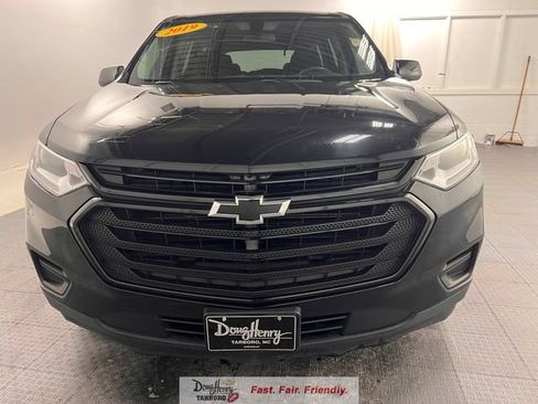 Used 2019 Chevrolet Traverse LS w/ LPO, Black Accent Package AWD/4WD image 2