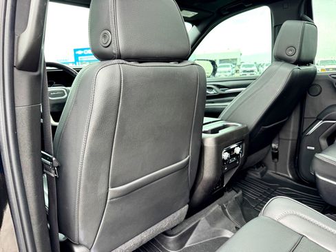 Used 2021 GMC Yukon Denali w/ Denali Premium Package RWD image 21