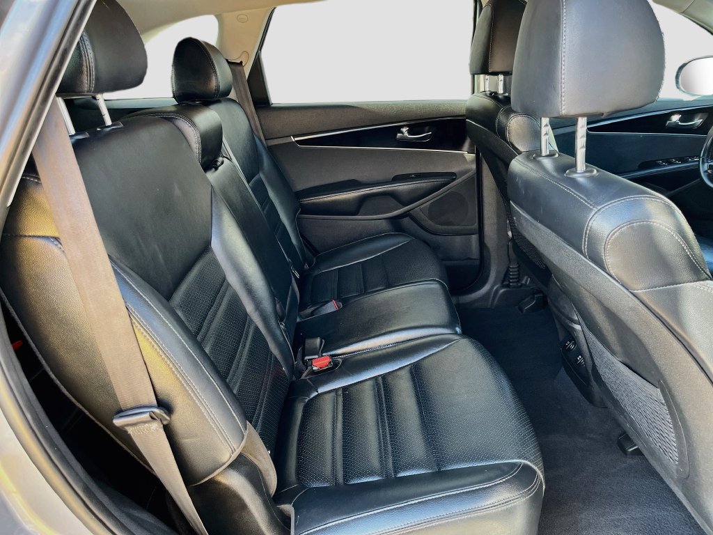 Used 2020 Kia Sorento EX AWD/4WD image 28