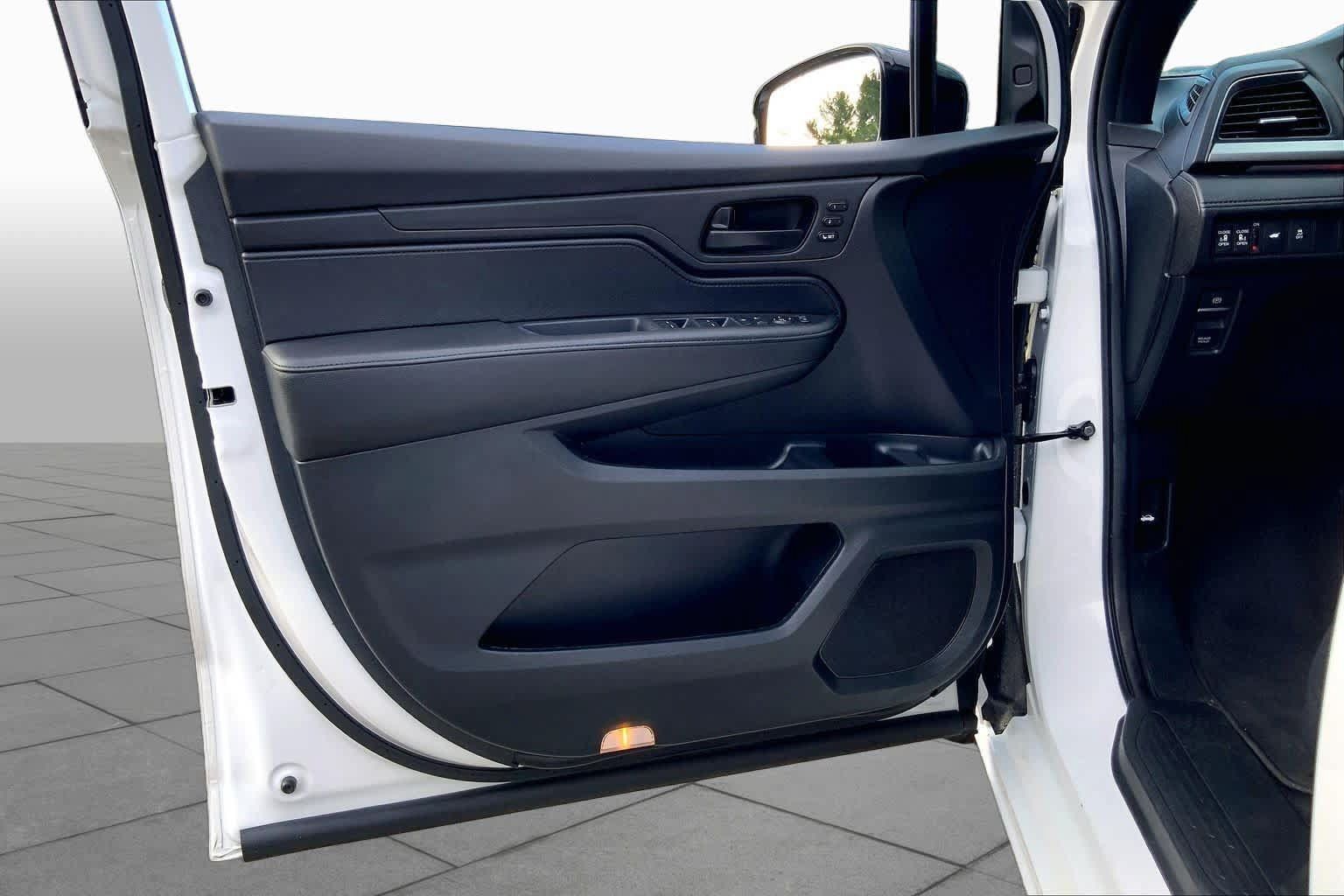 Used 2025 Honda Odyssey Sport-L image 22