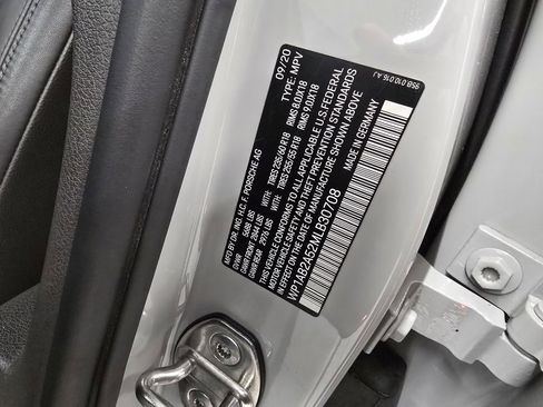 Used 2021 Porsche Macan S image 14