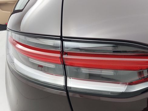 Certified 2026 Porsche Macan AWD/4WD image 37