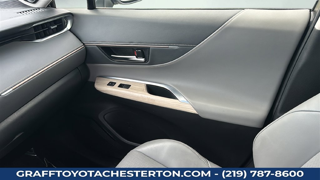 Used 2021 Toyota Venza Limited w/ Advanced Technology Package AWD/4WD image 13