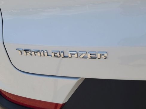 New 2026 Chevrolet TrailBlazer LT w/ Convenience Package FWD image 5