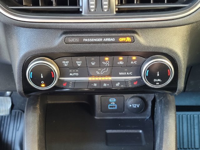 Used 2022 Ford Escape Titanium FWD image 25