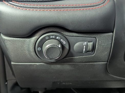 Used 2024 Dodge Durango GT RWD image 16