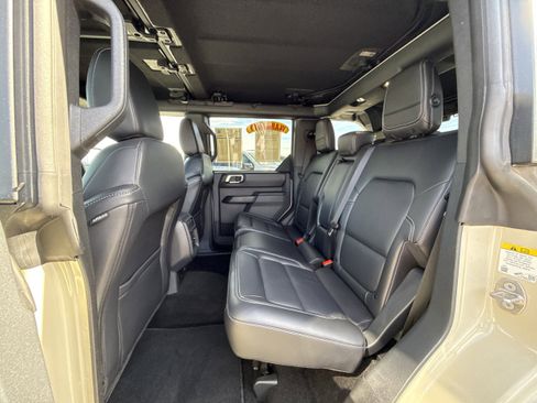 Used 2025 Ford Bronco Outer Banks image 23