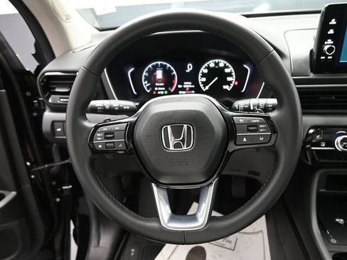 Used 2025 Honda Pilot Touring image 15