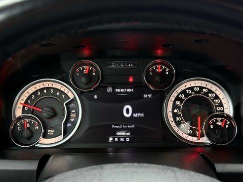 Used 2018 RAM 1500 SLT AWD/4WD image 30