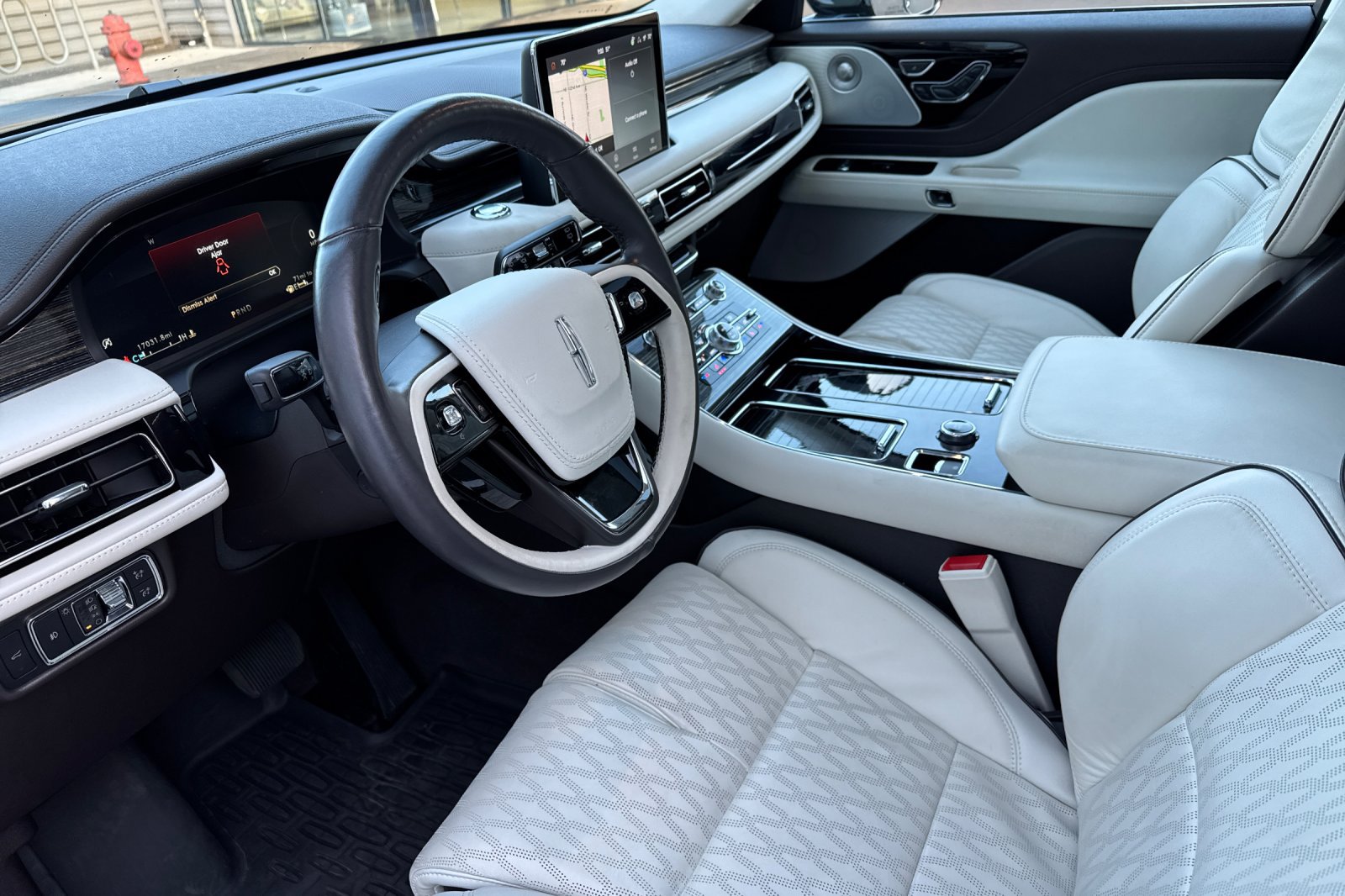 Certified 2023 Lincoln Aviator Black Label w/ Dynamic Handling Package AWD/4WD image 10