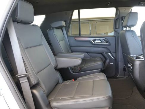Used 2025 GMC Yukon Denali AWD/4WD image 12