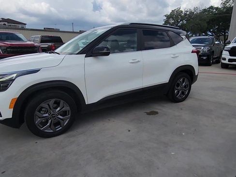 Used 2024 Kia Seltos S FWD image 4