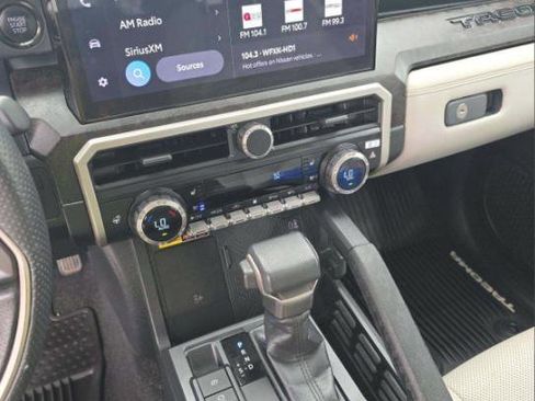 Used 2024 Toyota Tacoma Limited w/ Limited Package (LT) AWD/4WD image 5