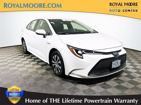 Used 2021 Toyota Corolla LE image 1