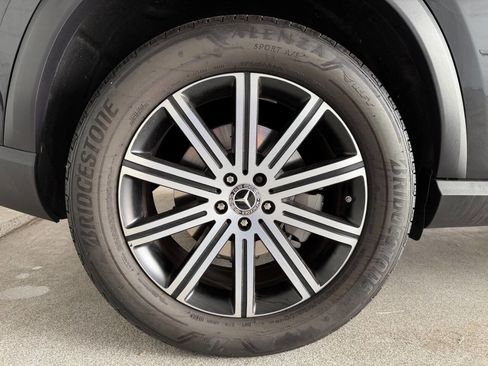 Used 2025 Mercedes-Benz GLE 450e 4MATIC image 35