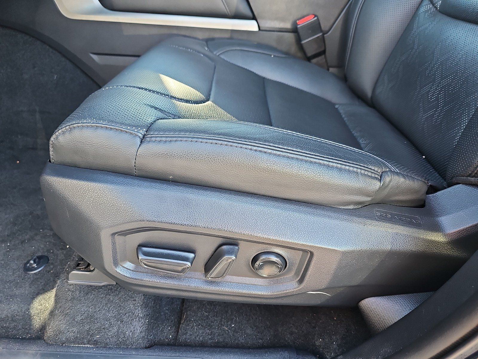 Used 2023 Toyota Tundra Limited w/ Power Package RWD image 16