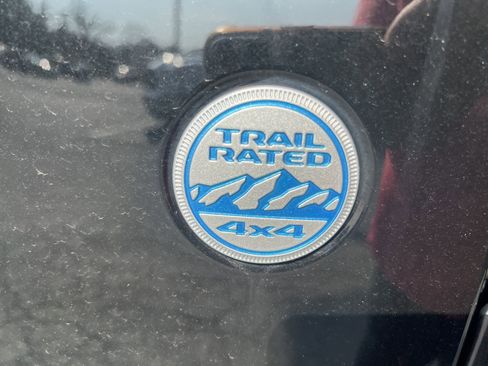 Used 2022 Jeep Wrangler Unlimited Sahara w/ Cold Weather Group image 11