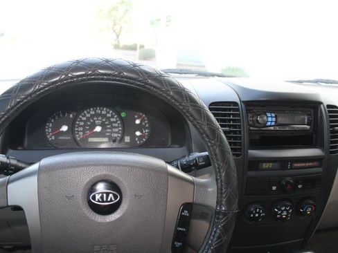 Used 2006 Kia Sorento 4WD image 18