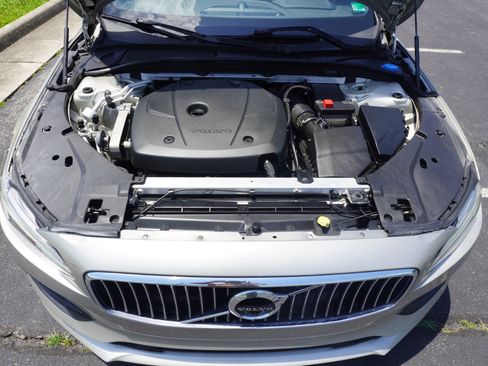 Used 2018 Volvo S90 T6 Momentum w/ Convenience Package image 39