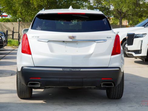 Used 2017 Cadillac XT5 Luxury w/ Driver Awareness Package image 5