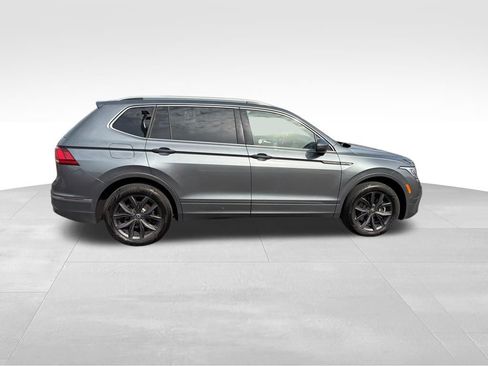 Used 2024 Volkswagen Tiguan SE FWD image 13