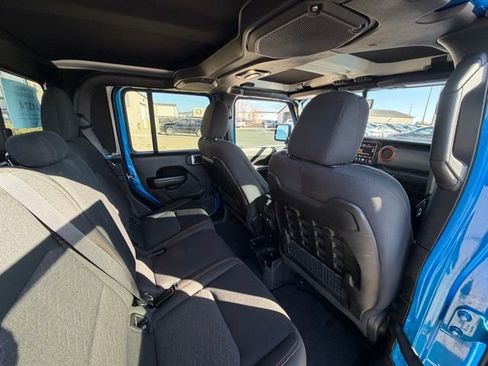 Used 2021 Jeep Gladiator Mojave image 11
