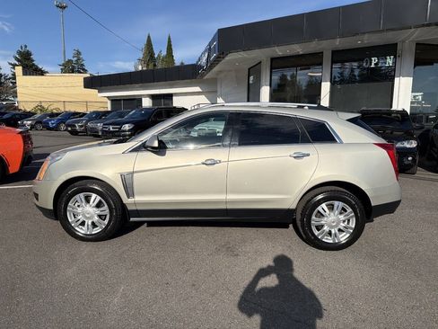 Used 2016 Cadillac SRX Luxury w/ Driver Awareness Package AWD/4WD image 2