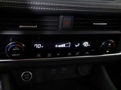 Used 2023 Nissan Rogue SV AWD/4WD image 44