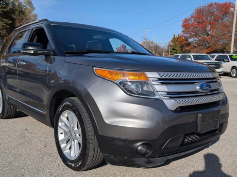 Used 2013 Ford Explorer XLT w/ Class III Trailer Tow Pkg image 1