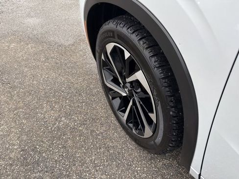 Used 2024 Mitsubishi Outlander SEL image 40