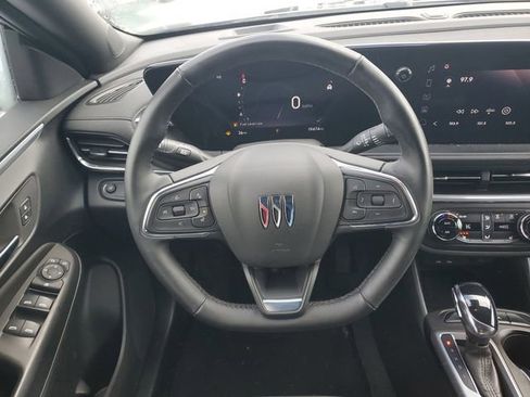 Used 2024 Buick Envista Preferred w/ Convenience I Package image 12