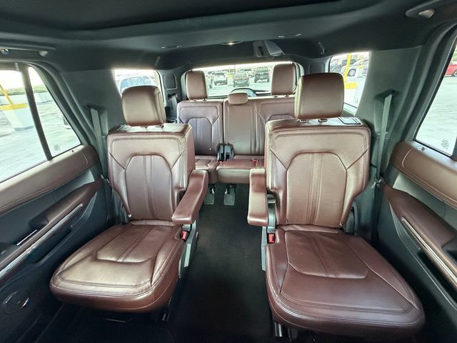 Used 2022 Ford Expedition Limited AWD/4WD image 5