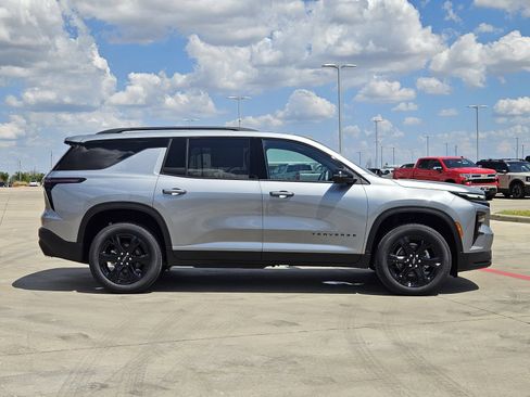 New 2027 Chevrolet Traverse LT w/ Midnight/Sport Edition FWD image 7