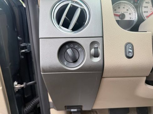 Used 2005 Ford F150 King Ranch AWD/4WD image 20