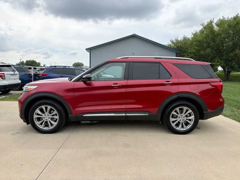 Used 2023 Ford Explorer Limited AWD/4WD image 3