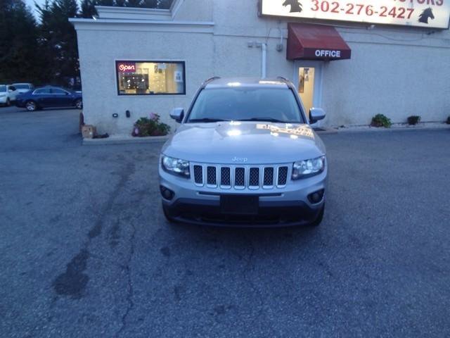 Used 2017 Jeep Compass Latitude FWD image 2