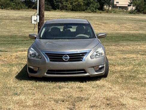 Used 2014 Nissan Altima 2.5 S FWD image 2