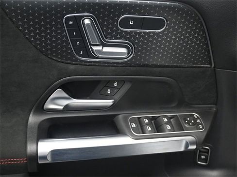 New 2024 Mercedes-Benz GLB 250 image 13