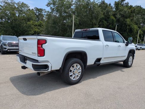 Used 2025 Chevrolet Silverado 3500 High Country w/ High Country Premium Package AWD/4WD image 4