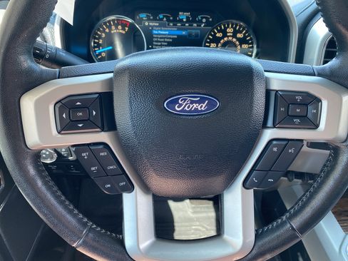 Used 2018 Ford F150 Lariat w/ Equipment Group 502A Luxury AWD/4WD image 8