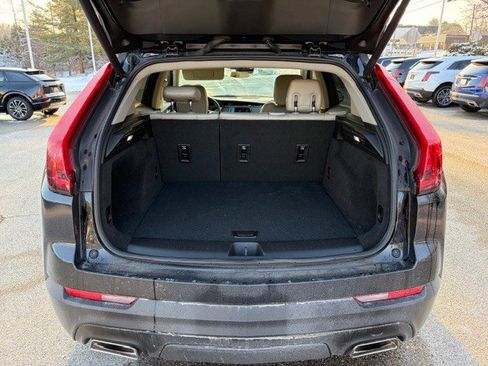 Certified 2023 Cadillac XT4 Luxury w/ Cold Weather Package image 7