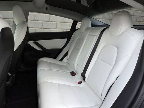 Used 2018 Tesla Model 3 Long Range image 38