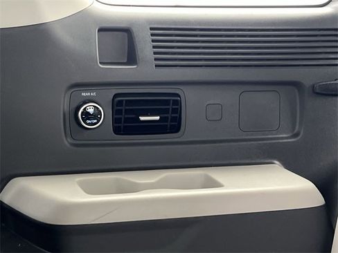 Certified 2025 Hyundai Santa Fe SEL image 31