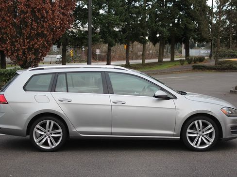 Used 2016 Volkswagen Golf SEL w/ Lighting Package (SEL) image 6