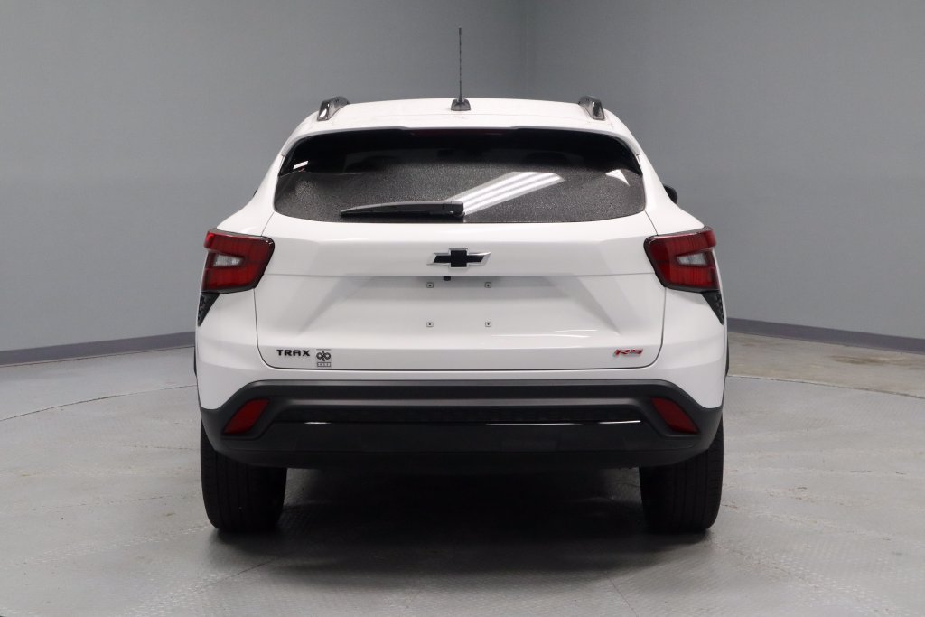 Used 2025 Chevrolet Trax RS FWD image 10