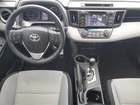 Used 2016 Toyota RAV4 XLE image 17