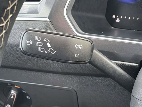 Certified 2023 Volkswagen Tiguan SE FWD image 20
